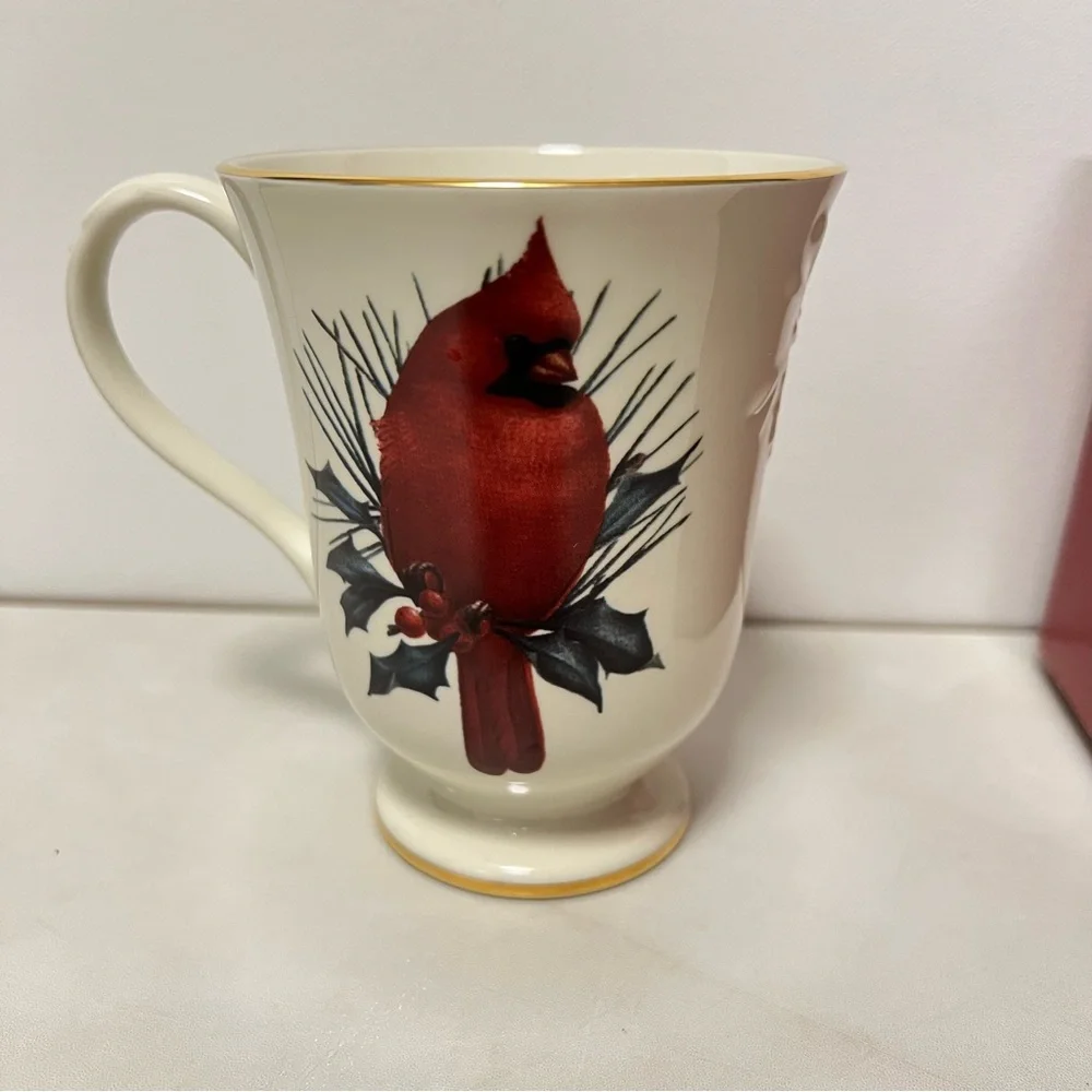 Lenox Winter Greetings Cardinal Footed Coffee Mug 10 ounces